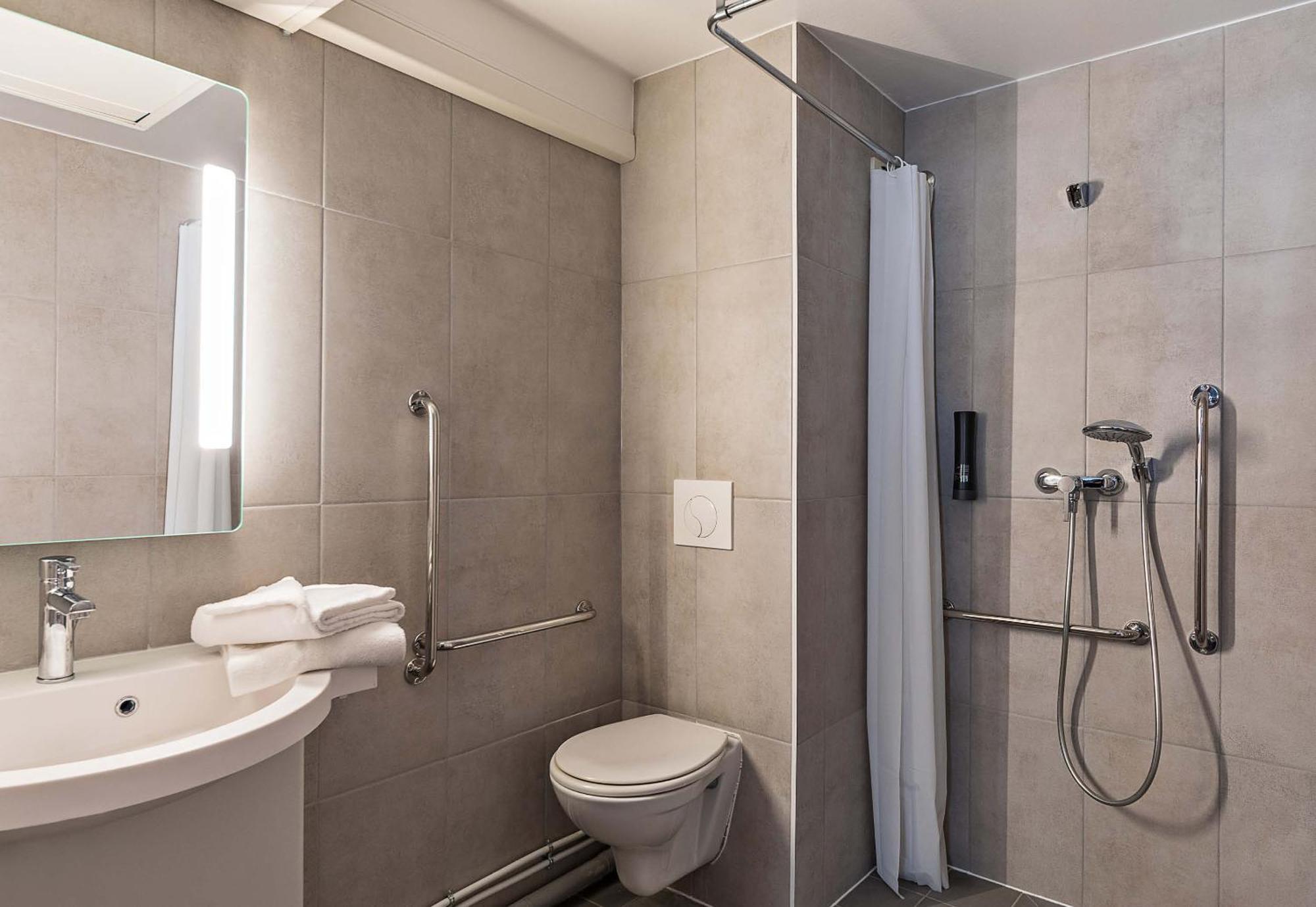 B&B Hotel Rouen Centre Rive Droite Exterior foto